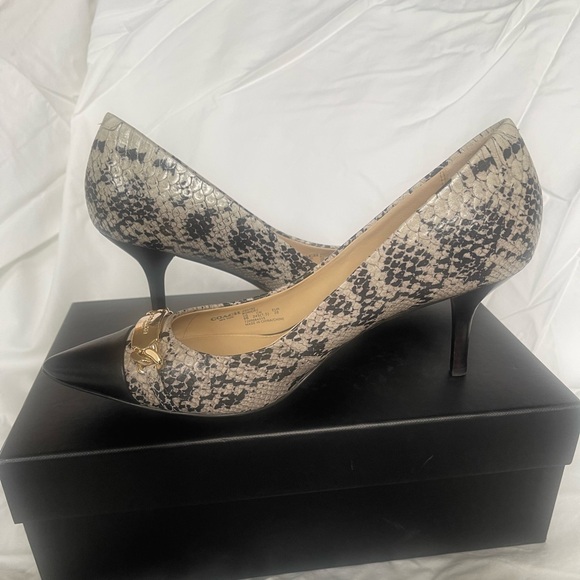 COACH Pumps - Picture 1 of 7
